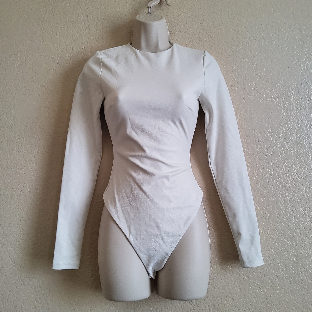 Elegant White Long Sleeve Bodysuit